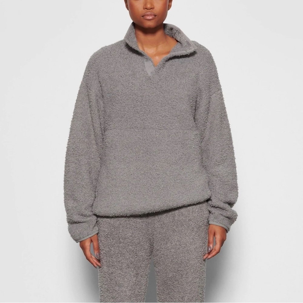 SKIMS cozy knit pullover in color Smoke. Tag says XXS/XS but fits like 1X/2X